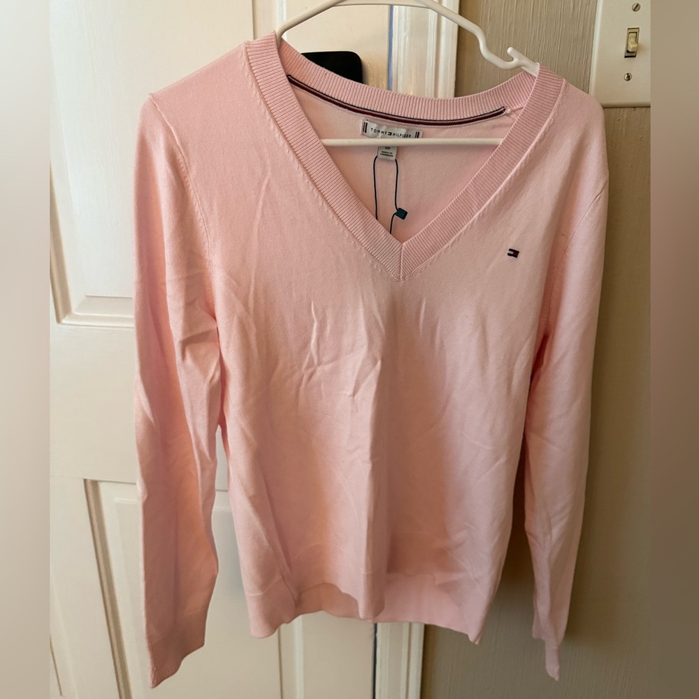 Tommy Hilfiger Women's Soft Pink V-Neck Sweater